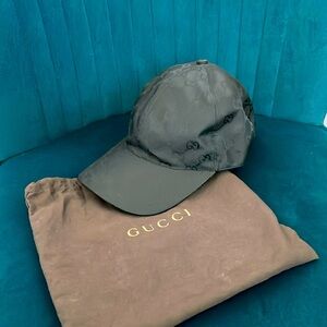 Black Gucci hat